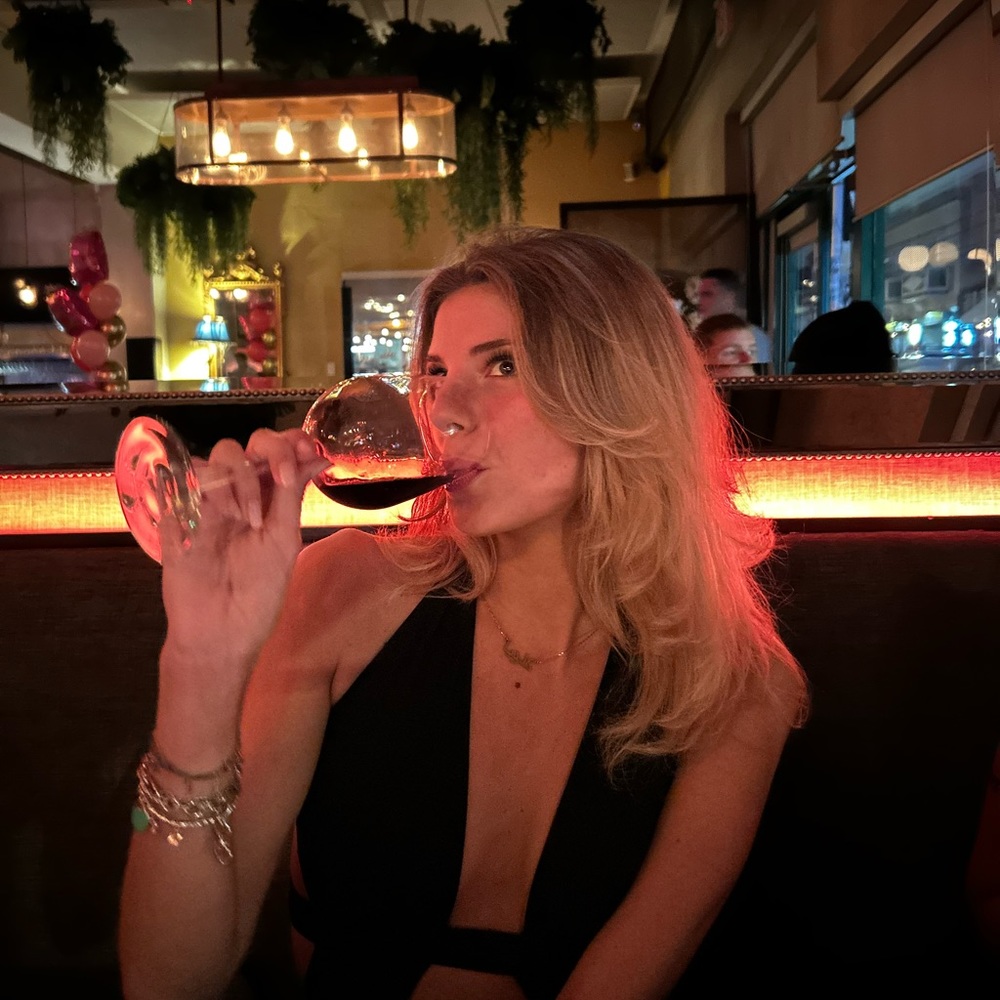 Meet your Posher, Claudia
